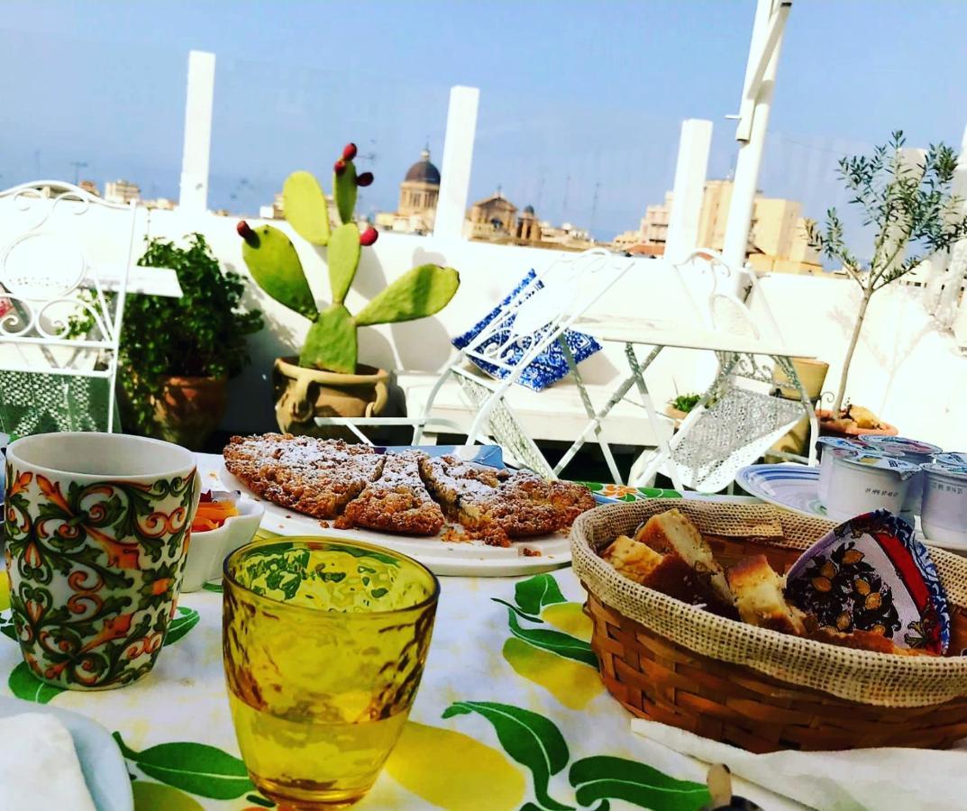 Bed and Breakfast Due Passi Dal Centro Marsala Exterior foto